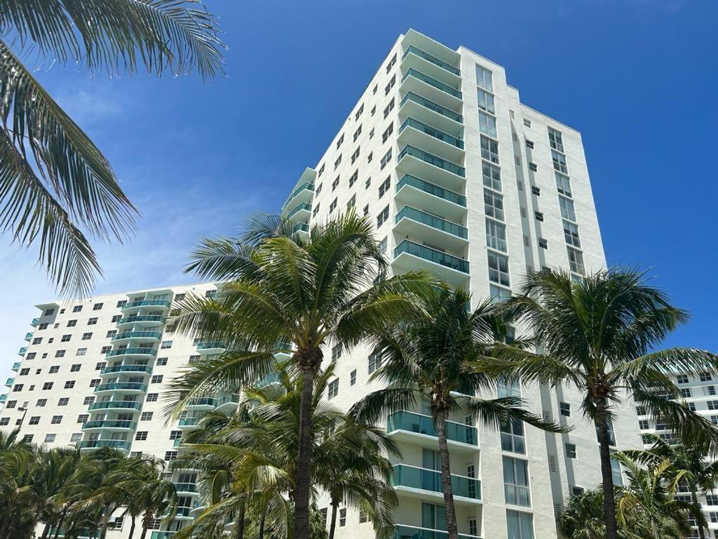 New Luxury Apartment 2Br 2Ba Direct Beach Access Hollywood Exterior foto